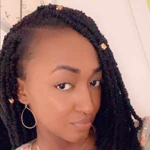 Meet your Posher, Desiree